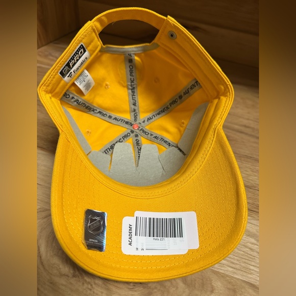Nashville Predators Fanatics Authentic Pro Rink
Adjustable Hat/Cap- Gold NWT - Picture 8 of 9